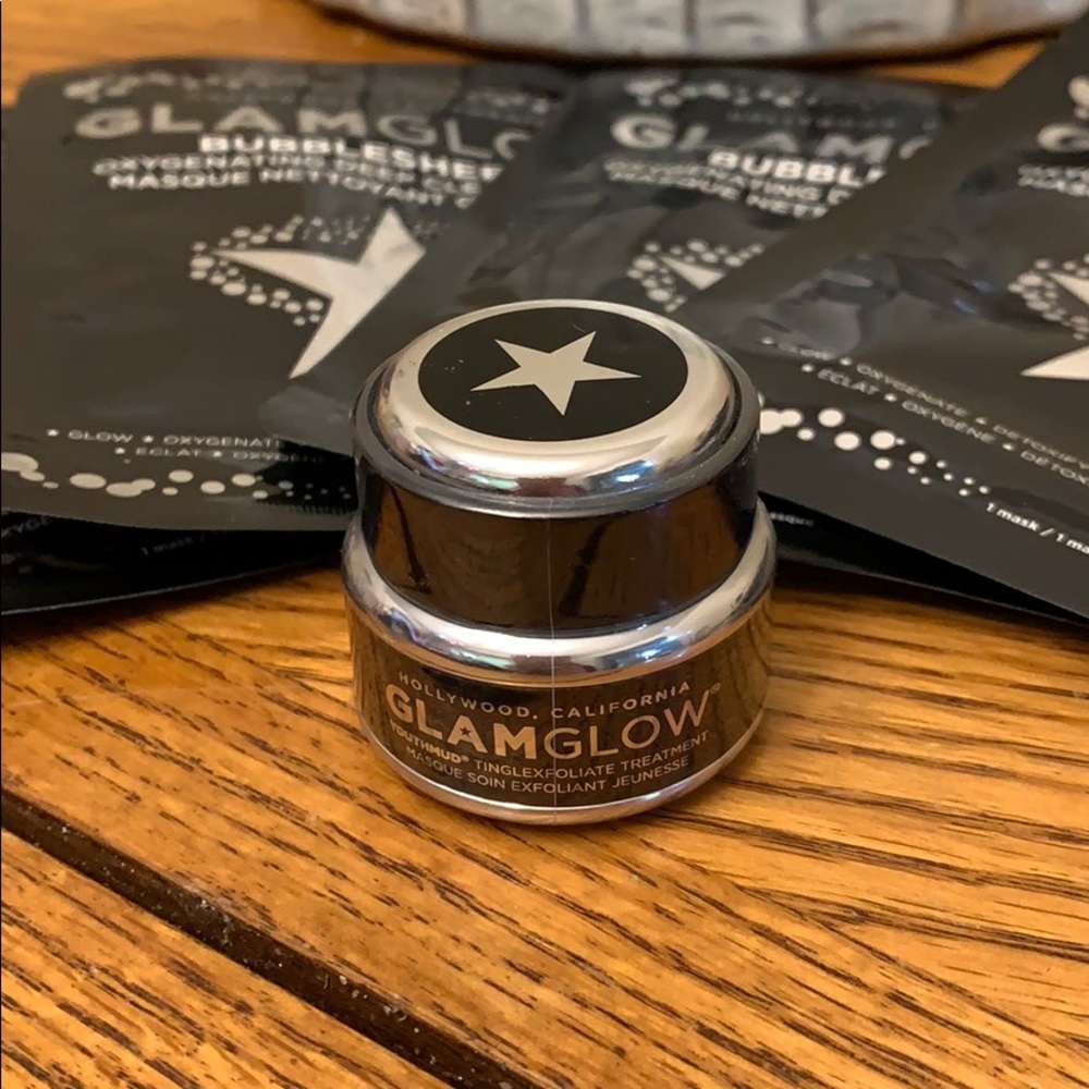 🌺GLAMGLOW Bundle!! Sheets SOLD OUT🌺 - Picture 2 of 3